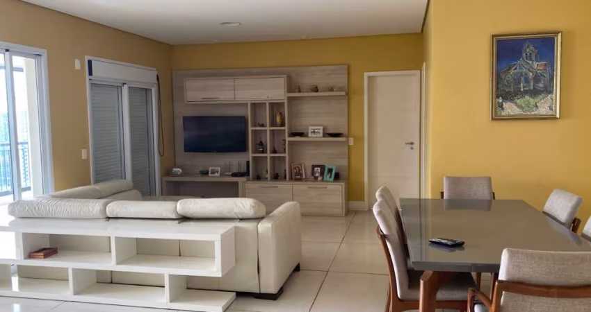 Atraente apartamento tipo para venda com 3 quartos, sendo 3 suítes, 159m²