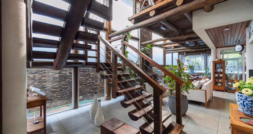 Aconchegante casa tipo para venda com 4 quartos, sendo 4 suítes, 326m²