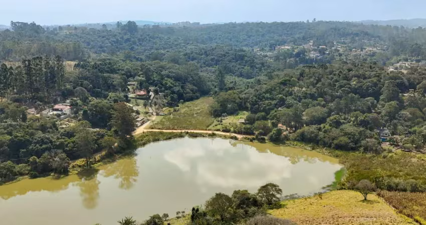 Elegante casa rural para venda em chácaras pouso alegre, 144m²