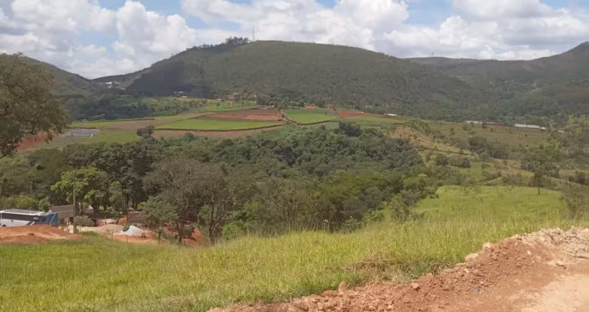 Chácara com vista deslumbrante para as montanhas! aproveite esta oportunidade única: chácara com preço acessível, excelente localização e cercada pela natureza!