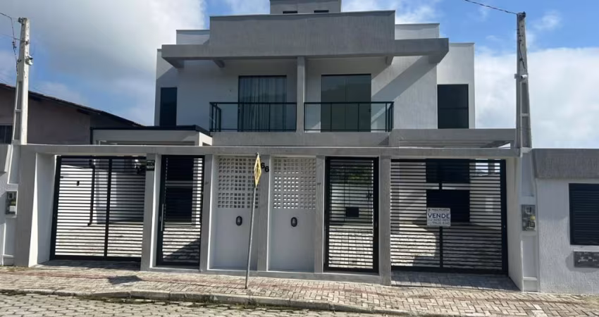 Lindo Sobrado com Duas Suítes