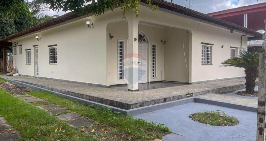 Casa no Japiim, 638m² 5 Dorm. sendo 4 suites por R$ 890.000