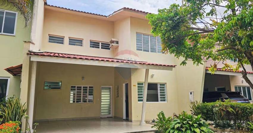 Casa com 3 dorm sendo 1 suíte para locação no parque 10 por R$4.800