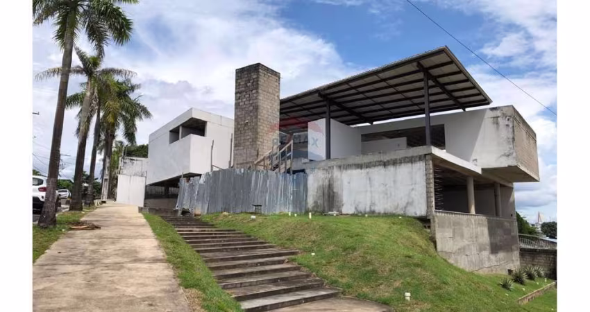 Prédio comercial com 402 m² disponível para aluguel e localizado no bairro Compensa