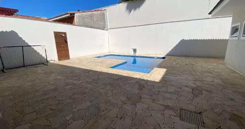 Linda Casa no condominio Santa Helena