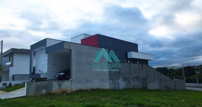 Linda Casa a Venda no residencial Malibu