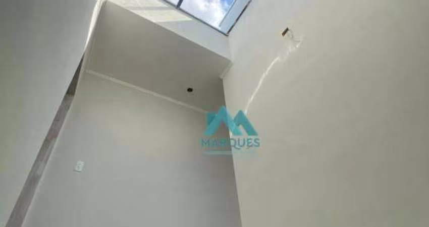 Lindo Sobrado com 3 dormitórios no Museu