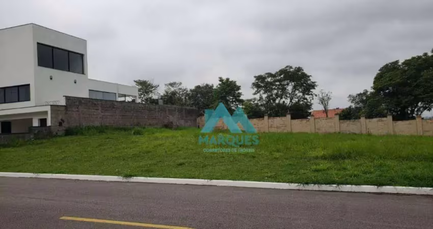 Maravilhoso terreno em condomínio fechado , e excelente topografia.