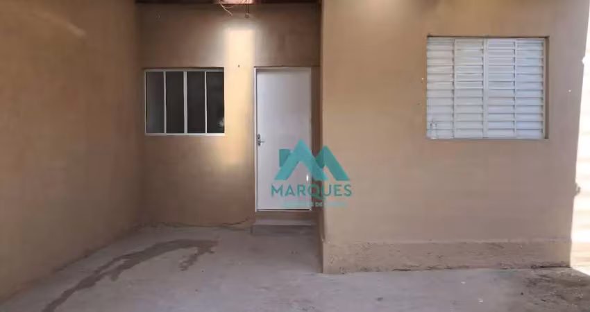 Excelente casa de terreno inteiro com Edícula, abaixo do valor de mercado, Aceita Financiamento!