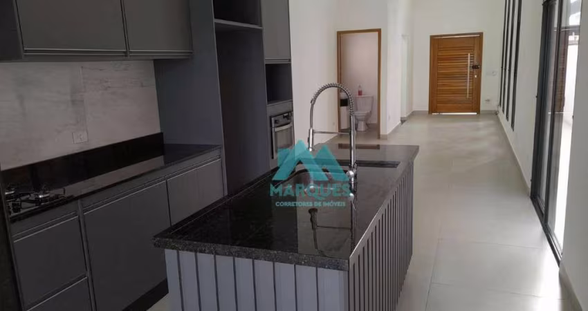 Linda Casa em Condomínio