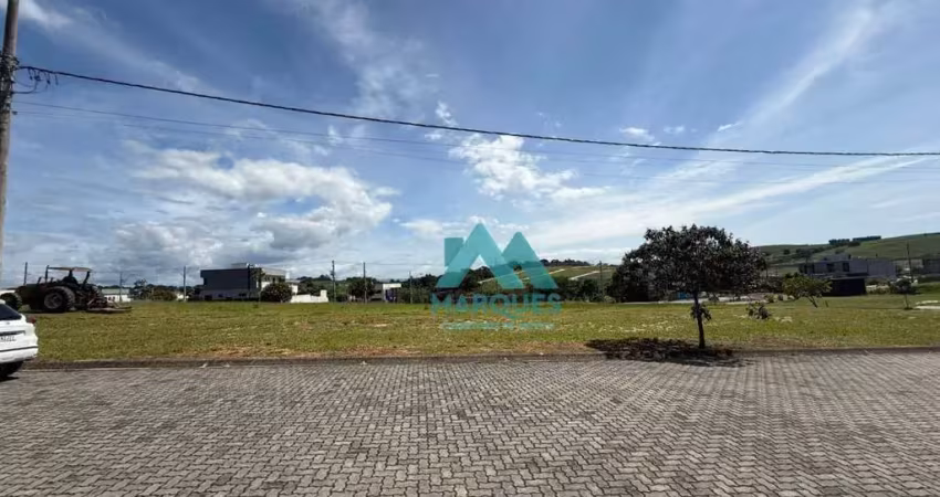 Terreno maravilhoso e plano com valor de oportunidade em condomínio de alto padrão