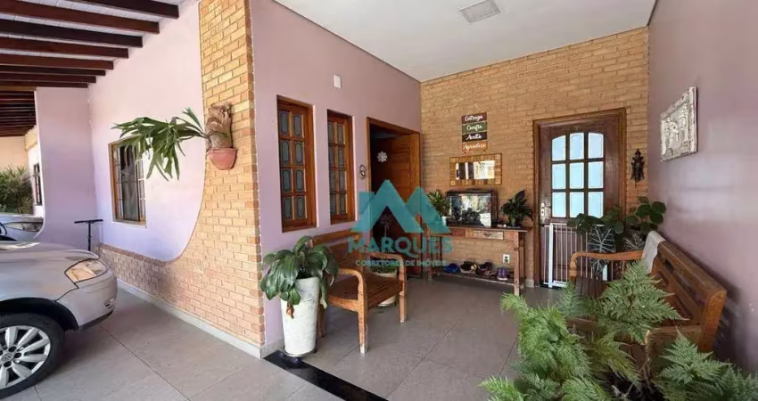 Casa térrea toda planejada com 3 dormitórios com suíte em condomínio próximo ao centro