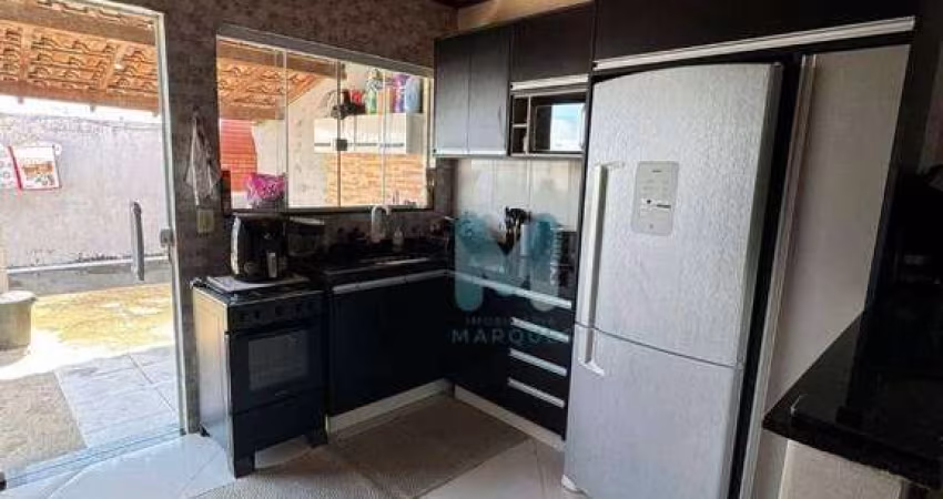 Casa de oportunidade com cozinha planejada