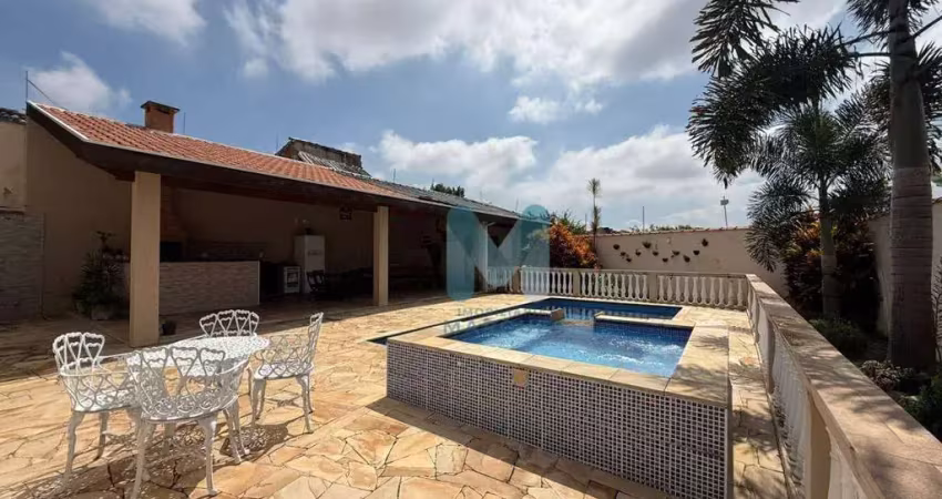 Imóvel ideal para uma família com crianças e animais, espaçosa e charmosa próxima a dutra, aceita permuta com apartamento em caçapava e taubaté.