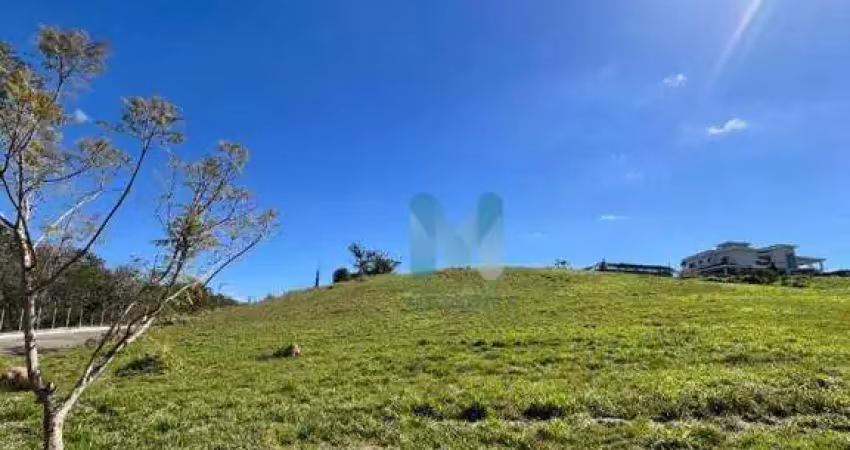 Excelente terreno em condomínio alto padrão com 1.854m²