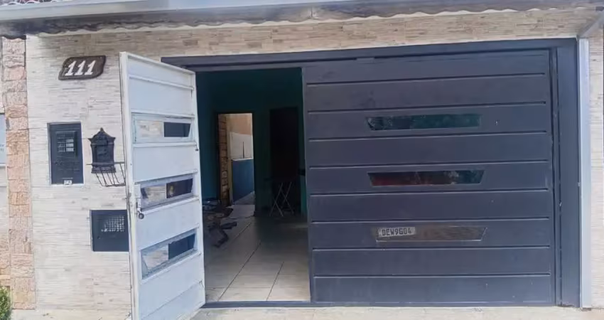 Oportunidade, casa de meio lote abaixo do valor de mercado