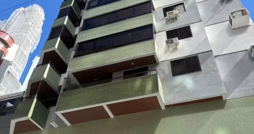 Apartamento mobiliado à venda no centro de balneário camboriú – a 50m do mar!
