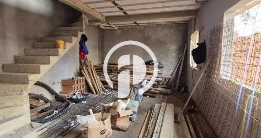 Sobrado em fase de acabamento com 2 suítes, 2 vagas e terraço gourmet.
