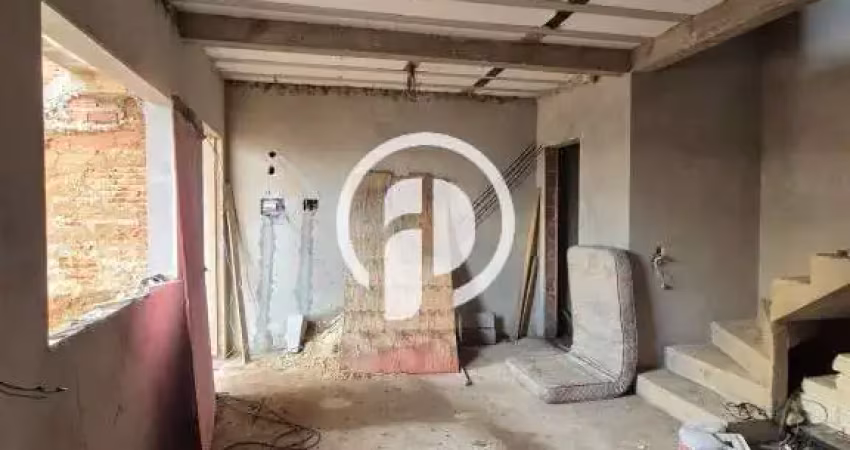 Sobrado em fase de acabamento com 2 suítes, 2 vagas e terraço gourmet.
