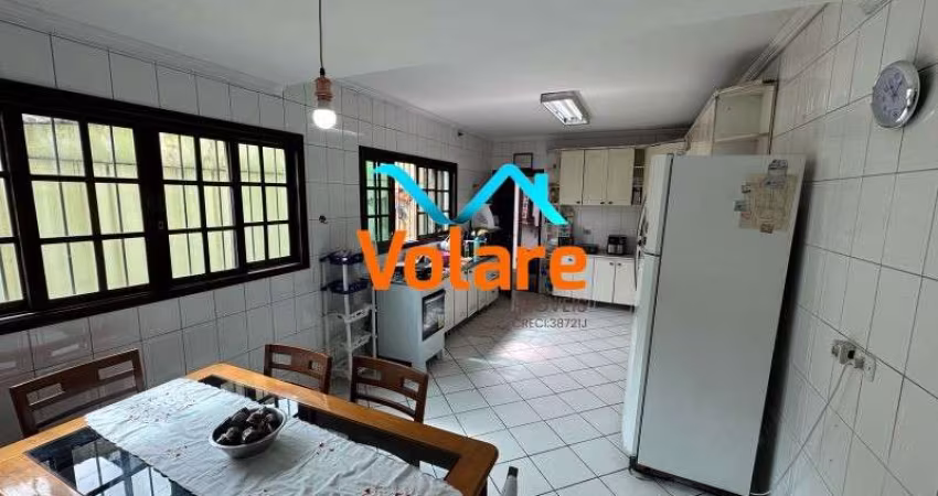 Investimento: Casa à venda em Osasco-SP, Jardim D'abril, 3 quartos, 1 suíte, 1 sala, 3 banheiros, 3 vagas de garagem!