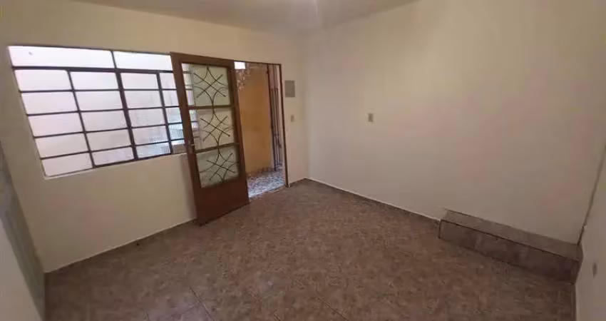 Casa com 1 quarto para alugar na Cachoeirinha, São Paulo 