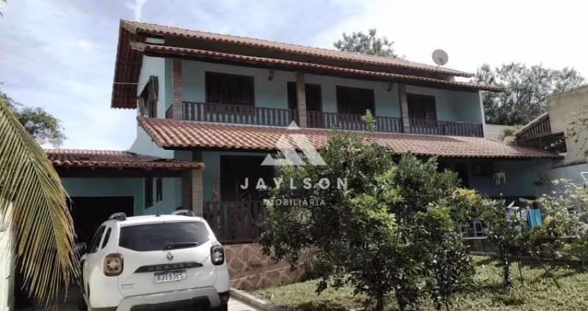 Casa com 3 quartos à venda na Rua Igarapava, Parati, Araruama