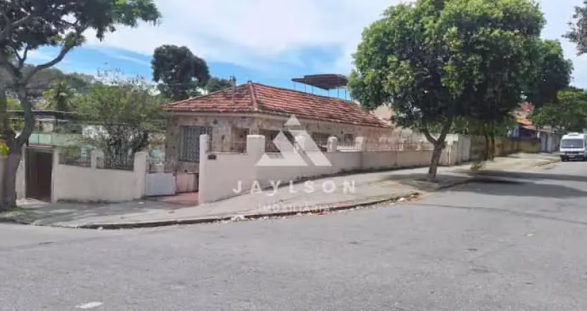 Casa com 2 quartos para alugar na Rua Zeferino da Costa, Cavalcanti, Rio de Janeiro
