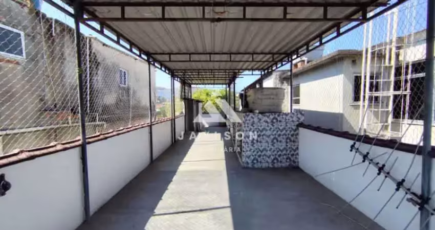 Casa com 2 quartos para alugar na Rua Arabori, Rocha Miranda, Rio de Janeiro