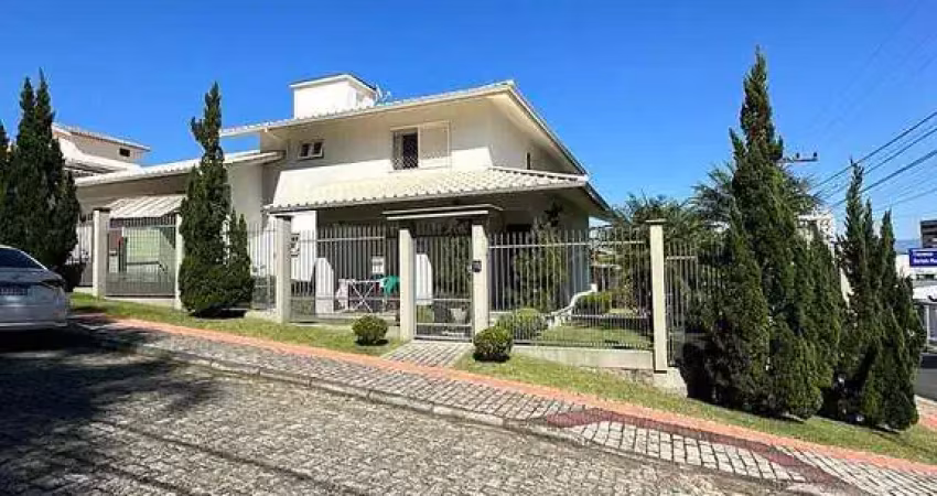 Casa com 3 quartos à venda no Comerciário, Criciúma 
