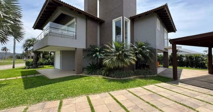 Casa em excelente condomínio náutico.