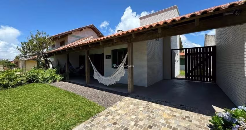 Casa a 50 metros da praia, ótima localização