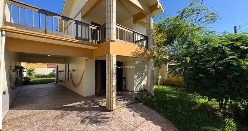 Sobrado com piscina próximo da praia
