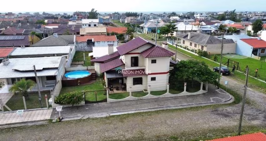 Sobrado próximo da praia em Atlântida Sul
