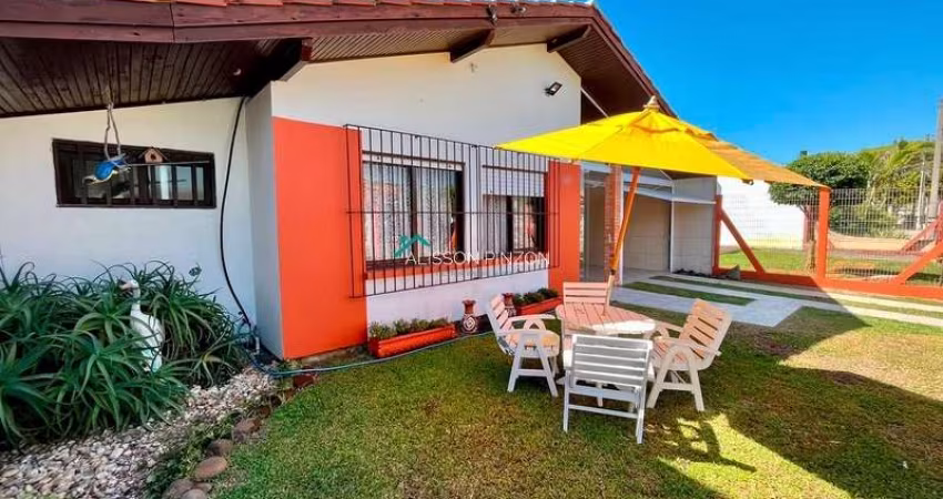 Casa a 400m do mar em Atlântida Sul.
