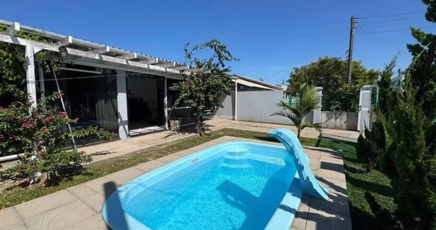 Casa com piscina em Atlântida Sul