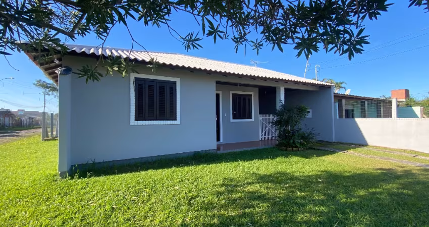 Casa em avenida em Atlântida Sul