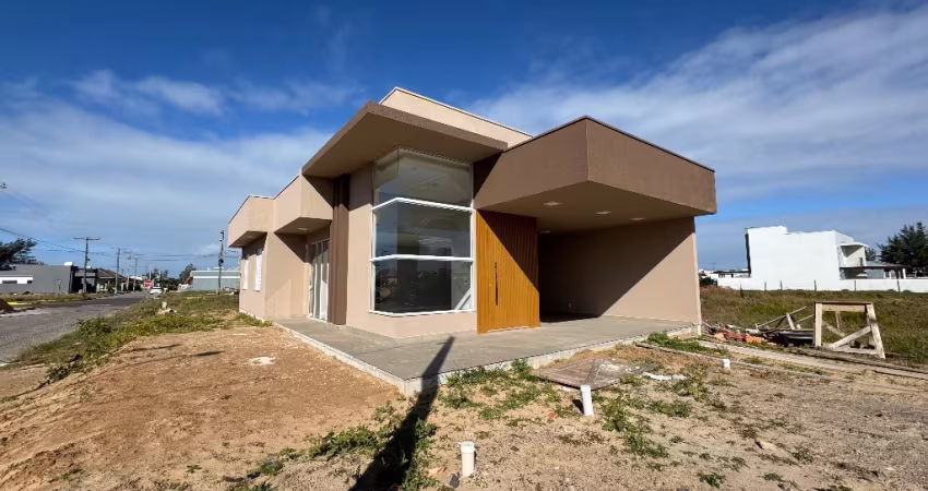 Casa Nova na Praia de Atlântida Sul