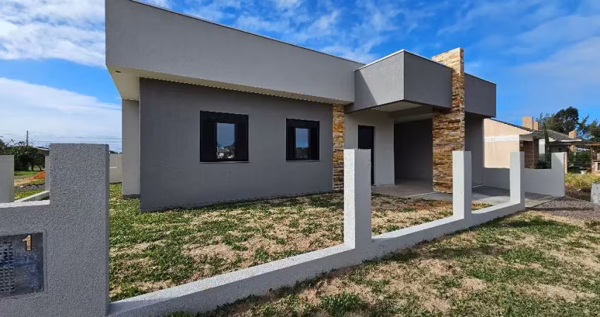 Casa de esquina a 400 metros do mar em arroio do sal! próximo ao centro