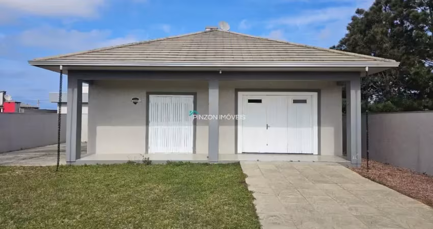 Casa com amplo terreno a apenas 310 metros do mar, próxima ao centro