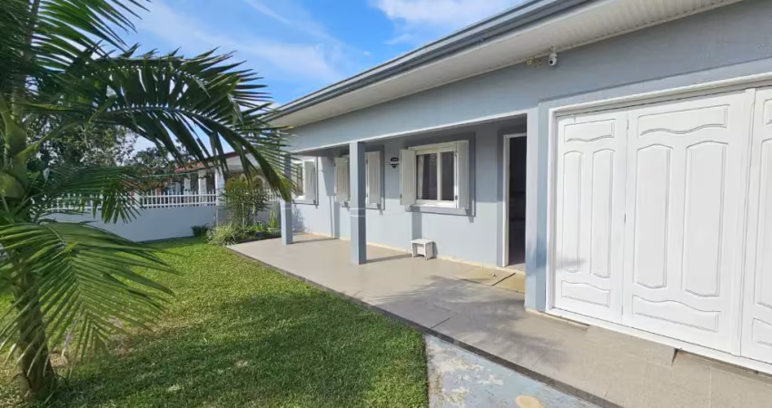 Casa mobiliada em areias brancas, próxima do mar e do centro