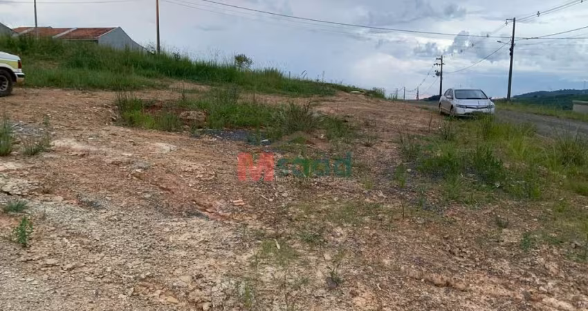 Terreno á Venda no Bairro Piriquitos