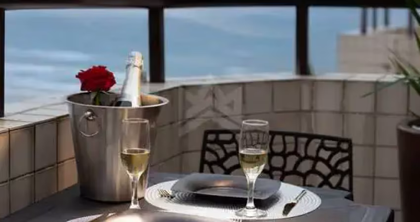 Cobertura Duplex à venda vista mar 2 suítes e hidro no Maracanã Praia Grande-SP