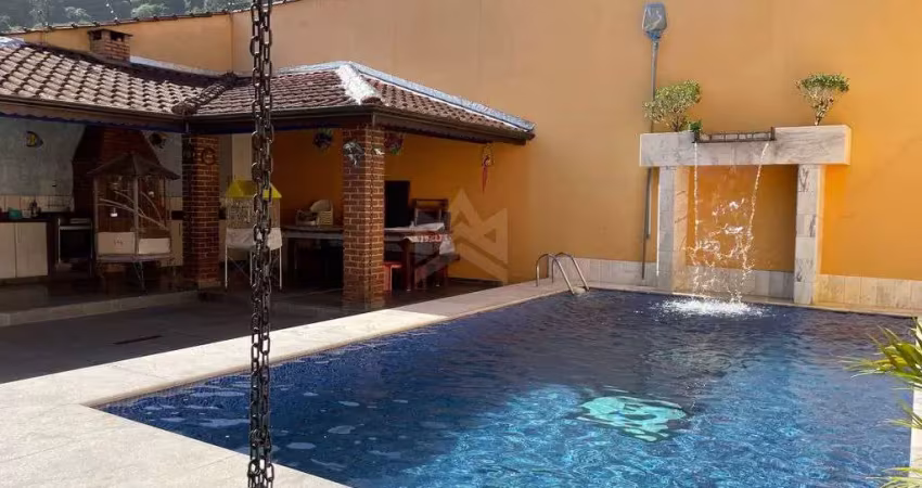 Sobrado à venda com 4 quartos + Dep piscina no Canto do Forte Praia Grande-SP