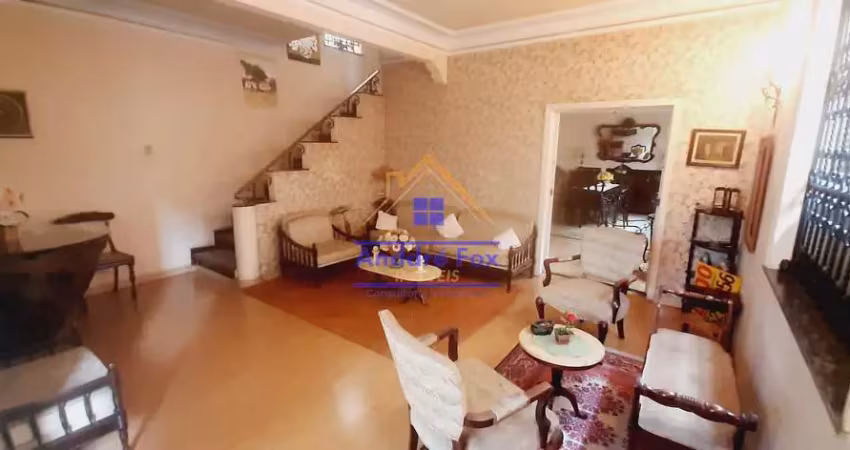 Casa duplex com 2 salas, 3 quartos, 1 suítes, copa cozinha, varanda, anexo, 3 vagas à venda, 226 m²