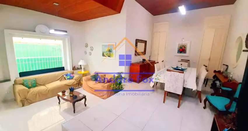 Casa com 5 quartos, 2 suítes, quintal, garagem para 3 carros, terreno 12X35, à venda, 215 m² por R$