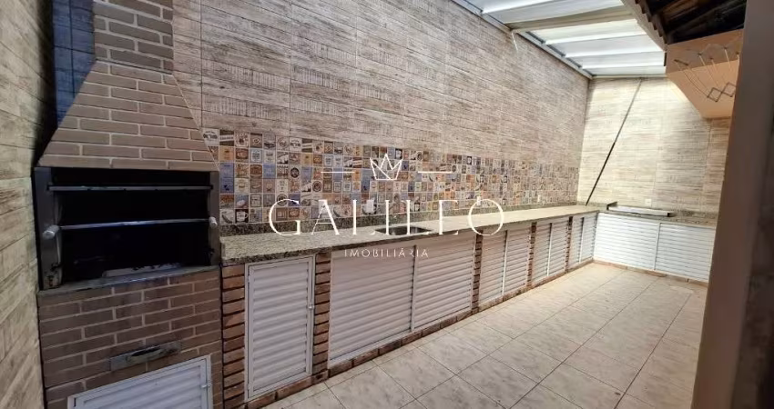 CASA TÉRREA COM DOIS DORMITÓRIOS, COM SUÍTE, GARAGEM COBERTA E CHURRASQUEIRA!