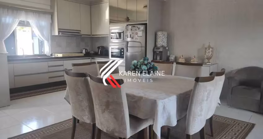 Casa à venda com 04 dorm (1 suíte), piscina com área gourmet no alto aririú