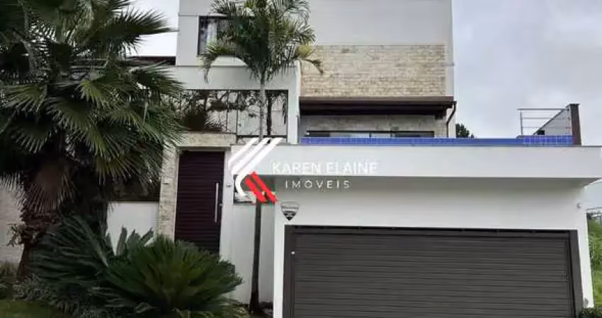 Casa alto padrão semimobiliada à venda com 3 suítes na pedra branca