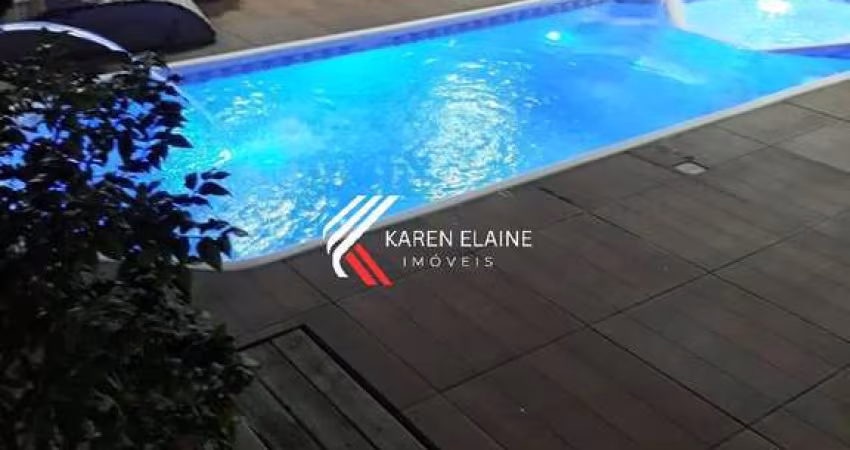 Casa com piscina e reformada, com 2 dormitórios, Forquilhas em SJ