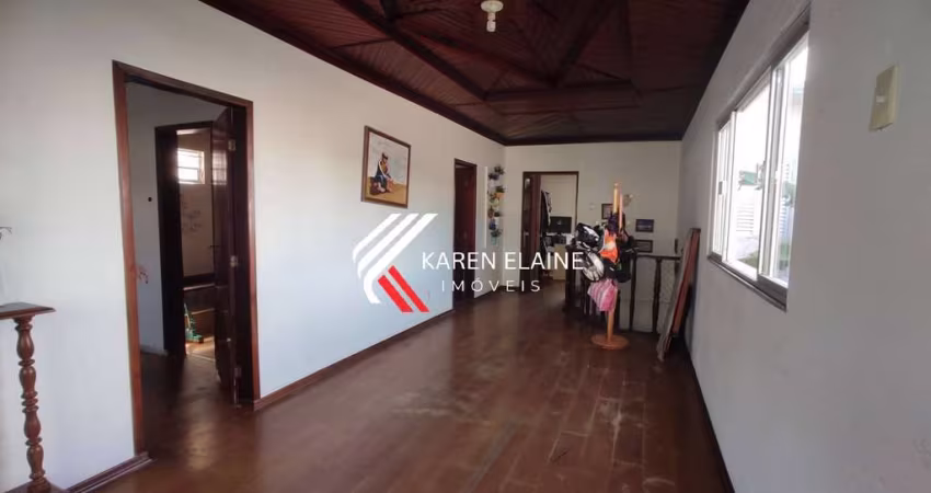 Casa à venda:5 dormitórios, sozinha no terreno no Bairro Estreito/ Canto.